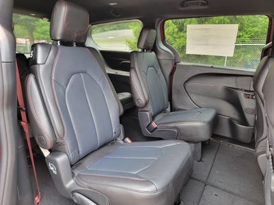 2027 Chrysler Pacifica PACIFICA SELECT AWD