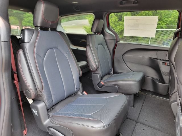 2027 Chrysler Pacifica PACIFICA SELECT AWD