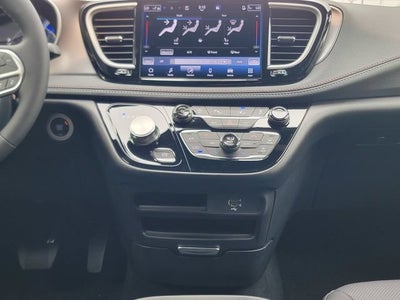 2027 Chrysler Pacifica PACIFICA SELECT AWD