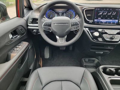 2027 Chrysler Pacifica PACIFICA SELECT AWD