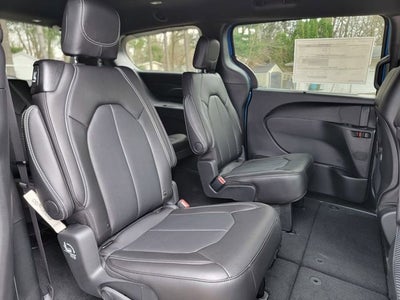 2026 Chrysler Pacifica PACIFICA SELECT AWD