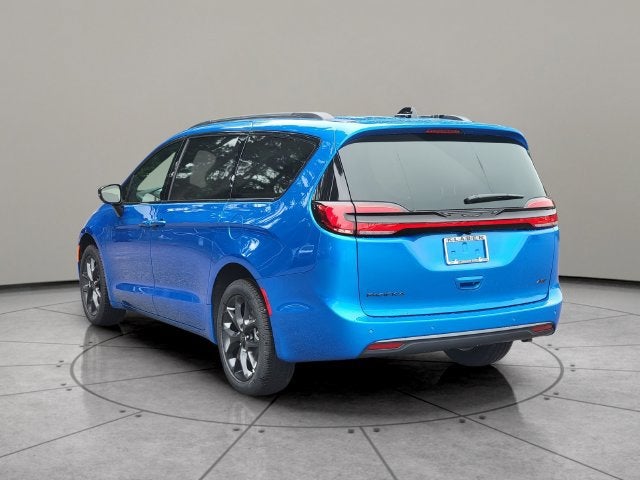 2027 Chrysler Pacifica PACIFICA SELECT AWD