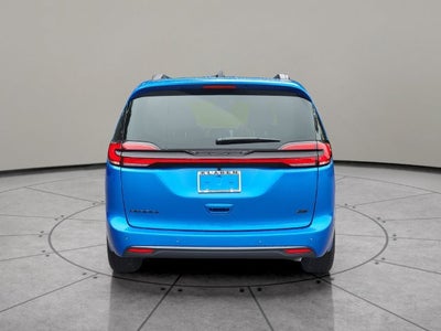 2027 Chrysler Pacifica PACIFICA SELECT AWD