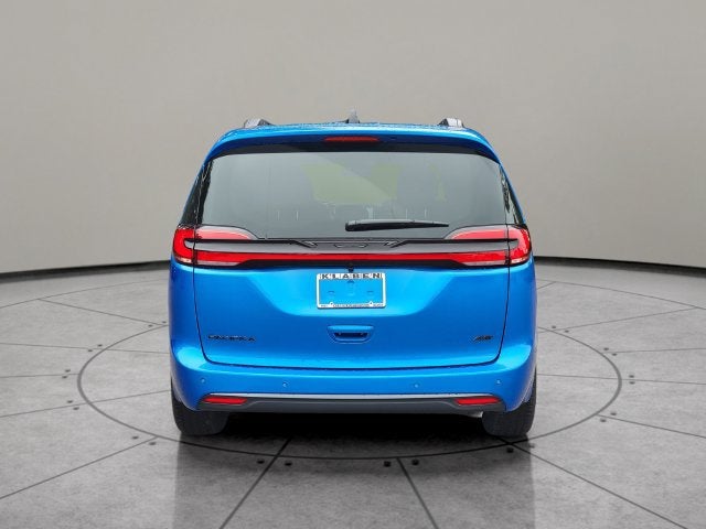 2027 Chrysler Pacifica PACIFICA SELECT AWD