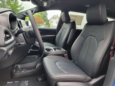 2027 Chrysler Pacifica PACIFICA SELECT AWD