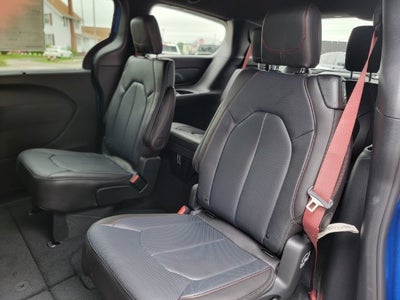 2027 Chrysler Pacifica PACIFICA SELECT AWD
