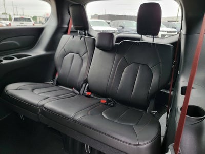 2027 Chrysler Pacifica PACIFICA SELECT AWD