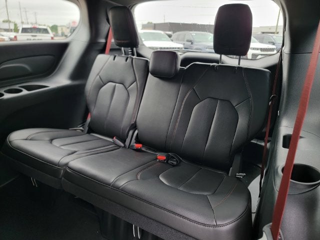 2027 Chrysler Pacifica PACIFICA SELECT AWD