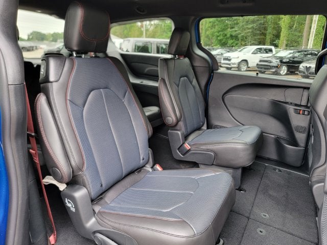 2027 Chrysler Pacifica PACIFICA SELECT AWD