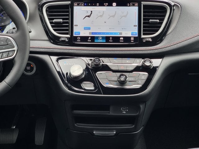 2027 Chrysler Pacifica PACIFICA SELECT AWD