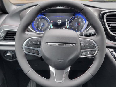 2027 Chrysler Pacifica PACIFICA SELECT AWD