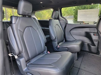 2026 Chrysler Pacifica PACIFICA SELECT AWD