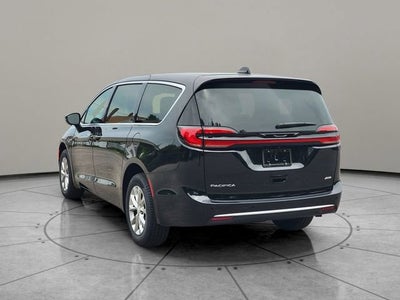 2027 Chrysler Pacifica PACIFICA SELECT AWD