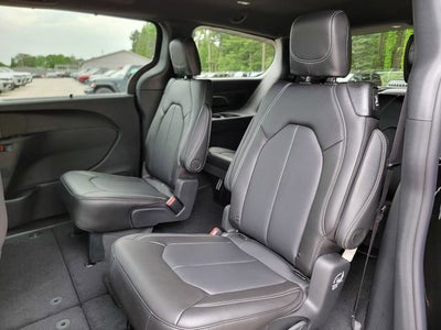 2027 Chrysler Pacifica PACIFICA SELECT AWD