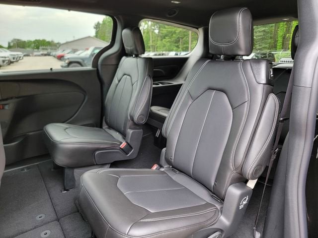 2027 Chrysler Pacifica PACIFICA SELECT AWD
