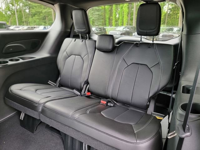 2027 Chrysler Pacifica PACIFICA SELECT AWD