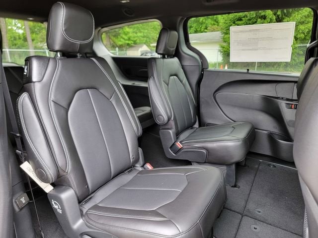 2027 Chrysler Pacifica PACIFICA SELECT AWD