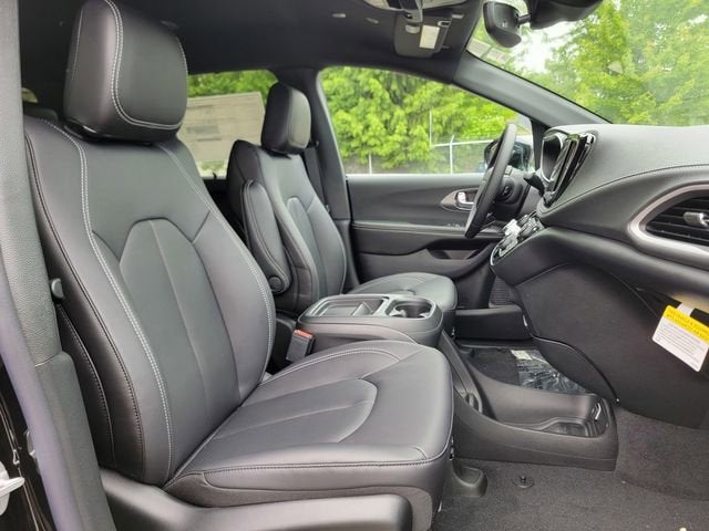 2027 Chrysler Pacifica PACIFICA SELECT AWD