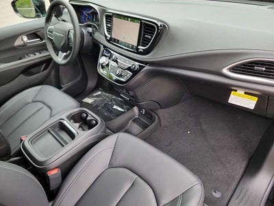 2027 Chrysler Pacifica PACIFICA SELECT AWD