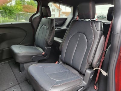 2027 Chrysler Pacifica PACIFICA SELECT AWD