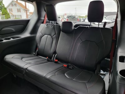 2027 Chrysler Pacifica PACIFICA SELECT AWD