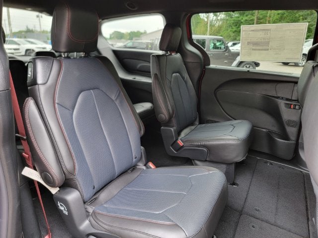 2027 Chrysler Pacifica PACIFICA SELECT AWD