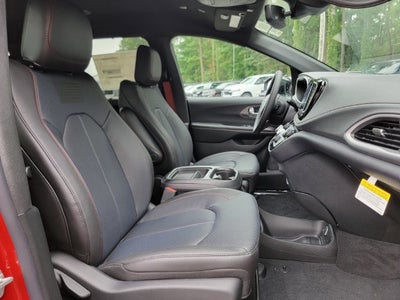 2027 Chrysler Pacifica PACIFICA SELECT AWD