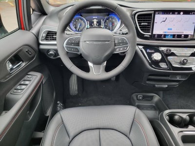 2027 Chrysler Pacifica PACIFICA SELECT AWD