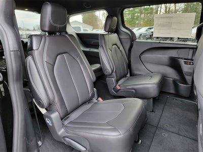 2026 Chrysler Pacifica PACIFICA SELECT AWD