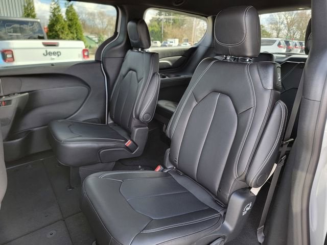 2026 Chrysler Pacifica PACIFICA SELECT AWD