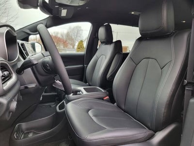 2026 Chrysler Pacifica PACIFICA SELECT AWD