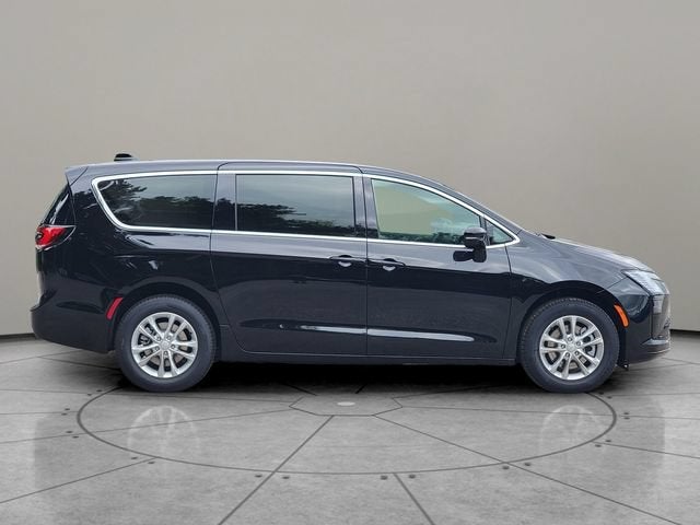 2027 Chrysler Pacifica PACIFICA SELECT AWD