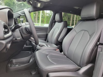 2027 Chrysler Pacifica PACIFICA SELECT AWD
