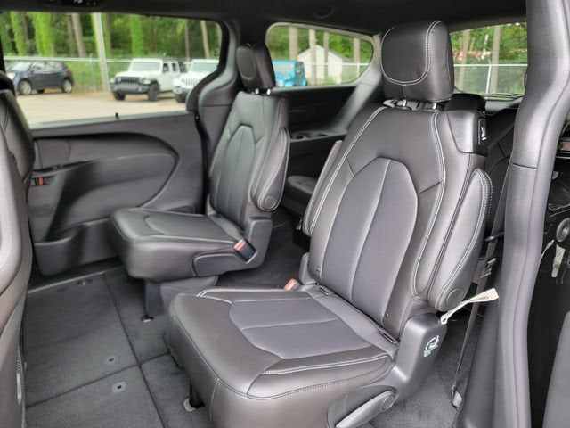 2027 Chrysler Pacifica PACIFICA SELECT AWD