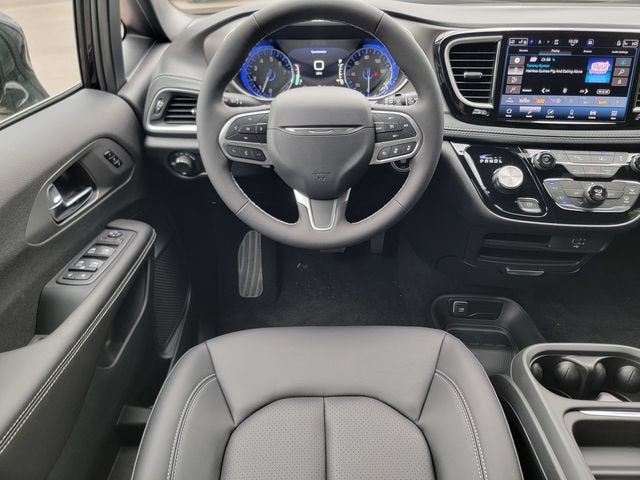 2027 Chrysler Pacifica PACIFICA SELECT AWD