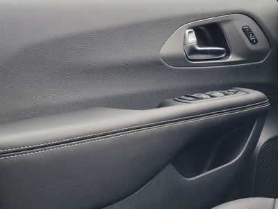 2027 Chrysler Pacifica PACIFICA SELECT AWD