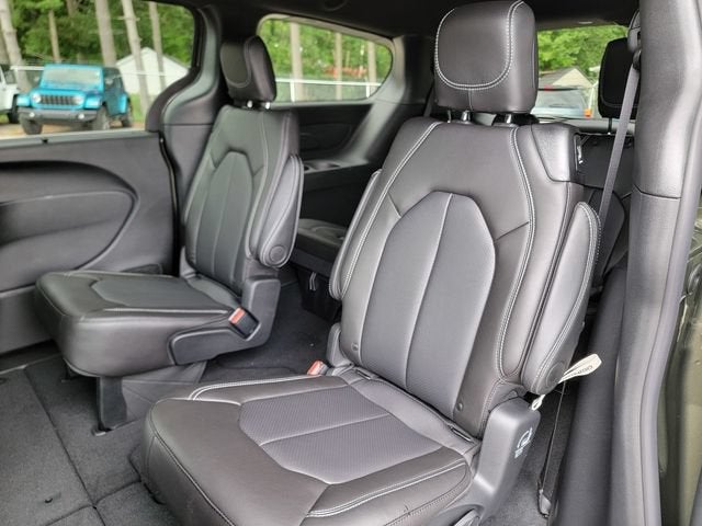 2027 Chrysler Pacifica PACIFICA SELECT AWD