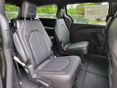 2027 Chrysler Pacifica PACIFICA SELECT AWD