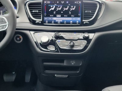 2027 Chrysler Pacifica PACIFICA SELECT AWD