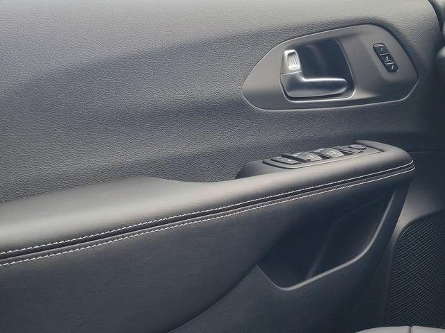 2027 Chrysler Pacifica PACIFICA SELECT AWD
