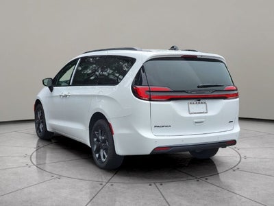 2027 Chrysler Pacifica PACIFICA SELECT AWD