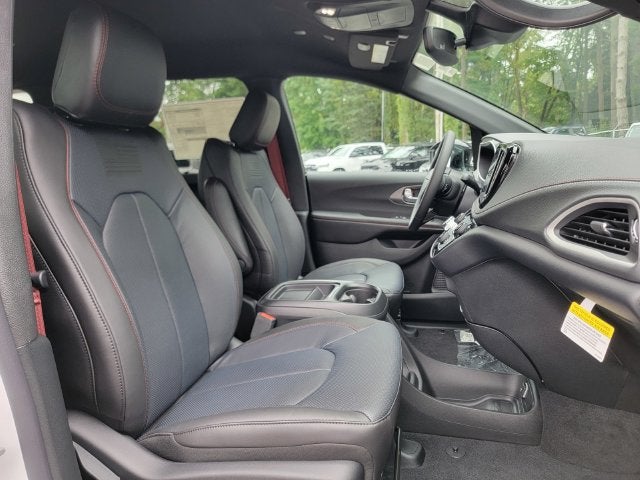 2027 Chrysler Pacifica PACIFICA SELECT AWD