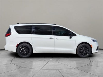 2026 Chrysler Pacifica PACIFICA SELECT AWD