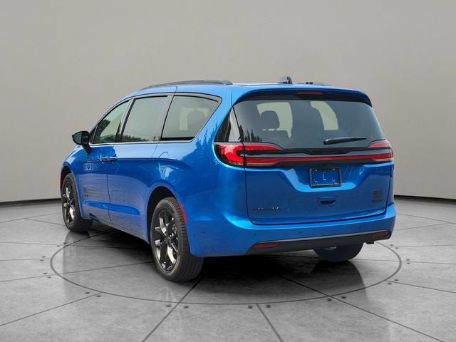 2027 Chrysler Pacifica PACIFICA SELECT AWD