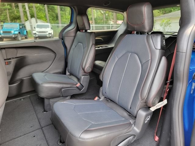 2027 Chrysler Pacifica PACIFICA SELECT AWD