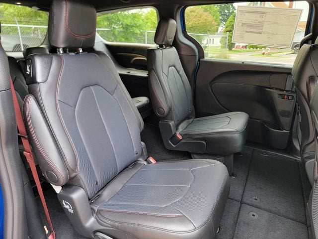 2027 Chrysler Pacifica PACIFICA SELECT AWD
