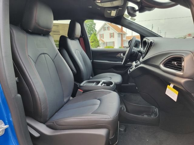 2027 Chrysler Pacifica PACIFICA SELECT AWD