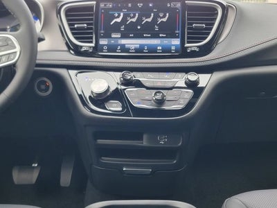 2027 Chrysler Pacifica PACIFICA SELECT AWD