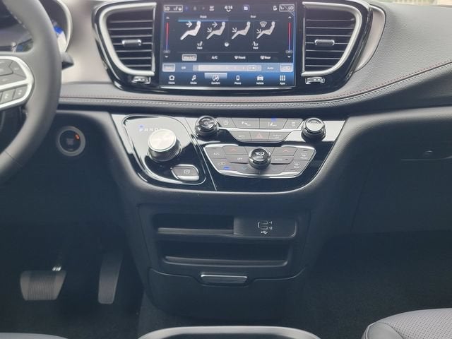 2027 Chrysler Pacifica PACIFICA SELECT AWD