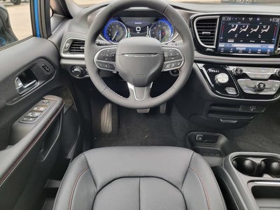 2027 Chrysler Pacifica PACIFICA SELECT AWD